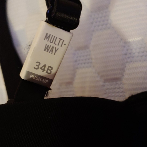 New VS PINK 34B bra - Picture 2 of 3